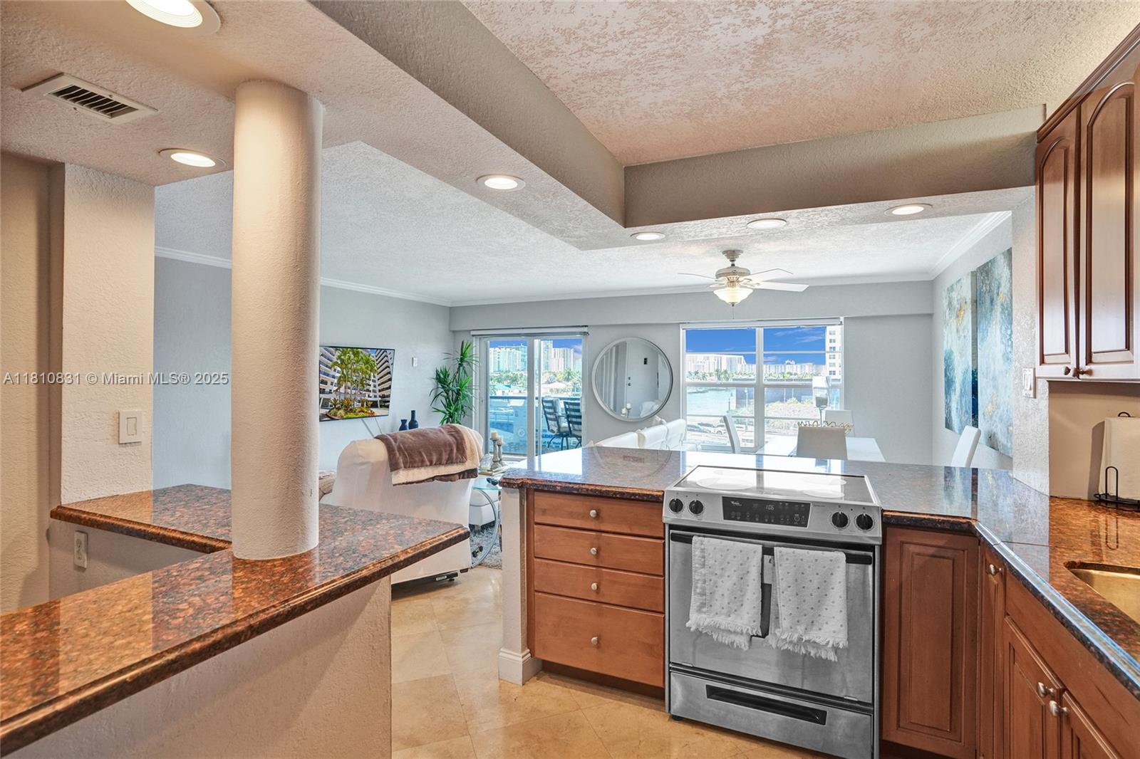 WARWICK CONDO - Residential Lease