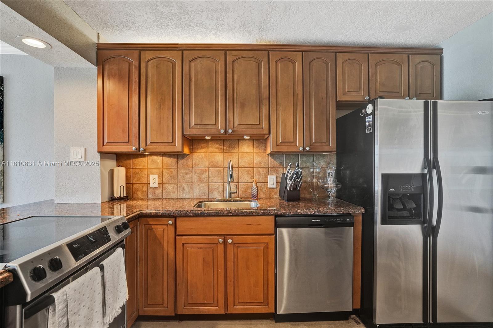 WARWICK CONDO - Residential Lease