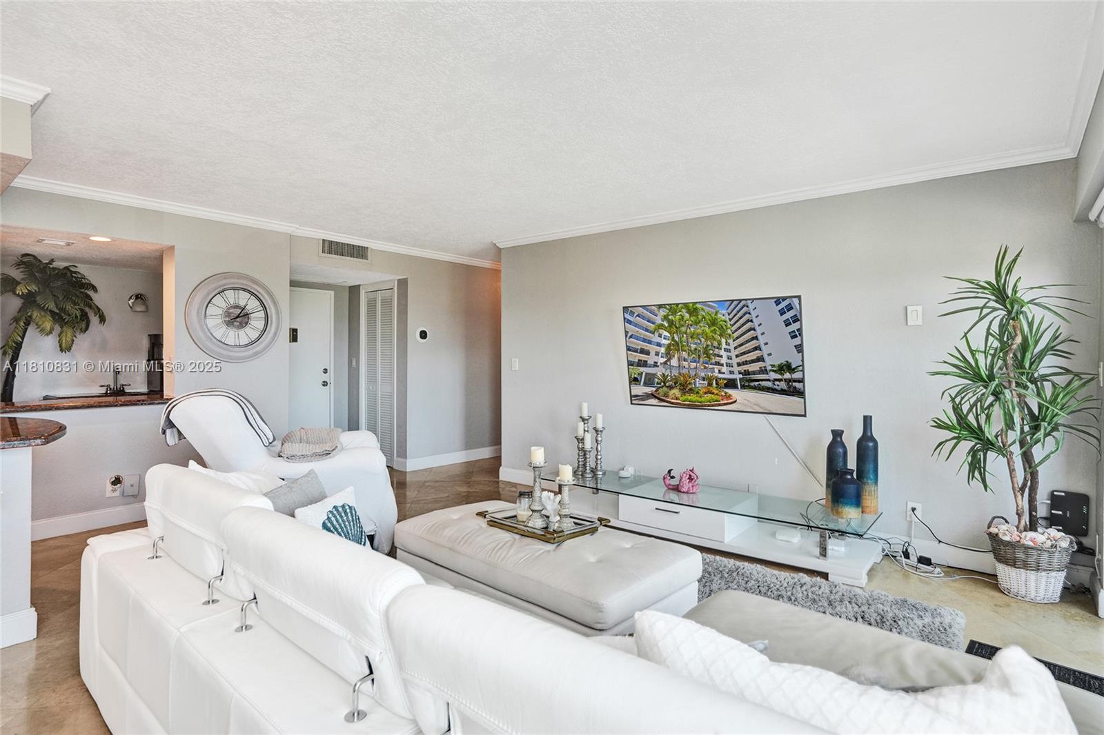 WARWICK CONDO - Residential Lease