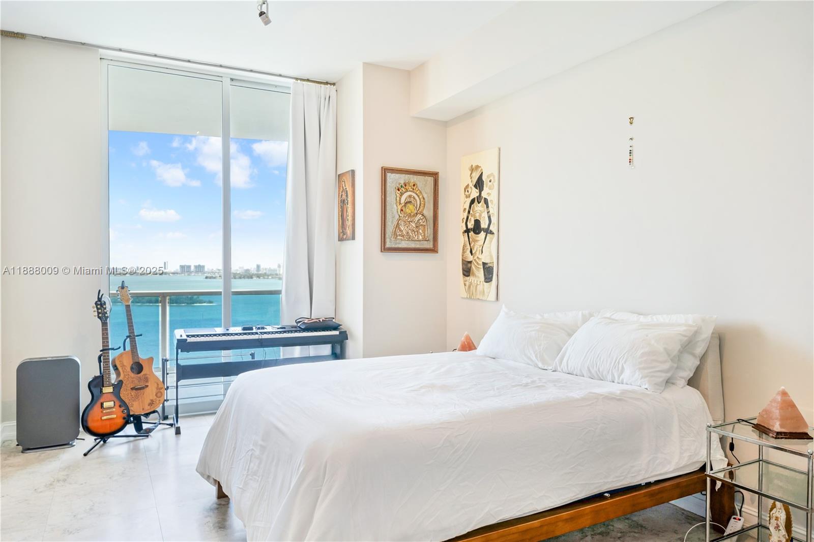 NEW WAVE CONDO - Residential