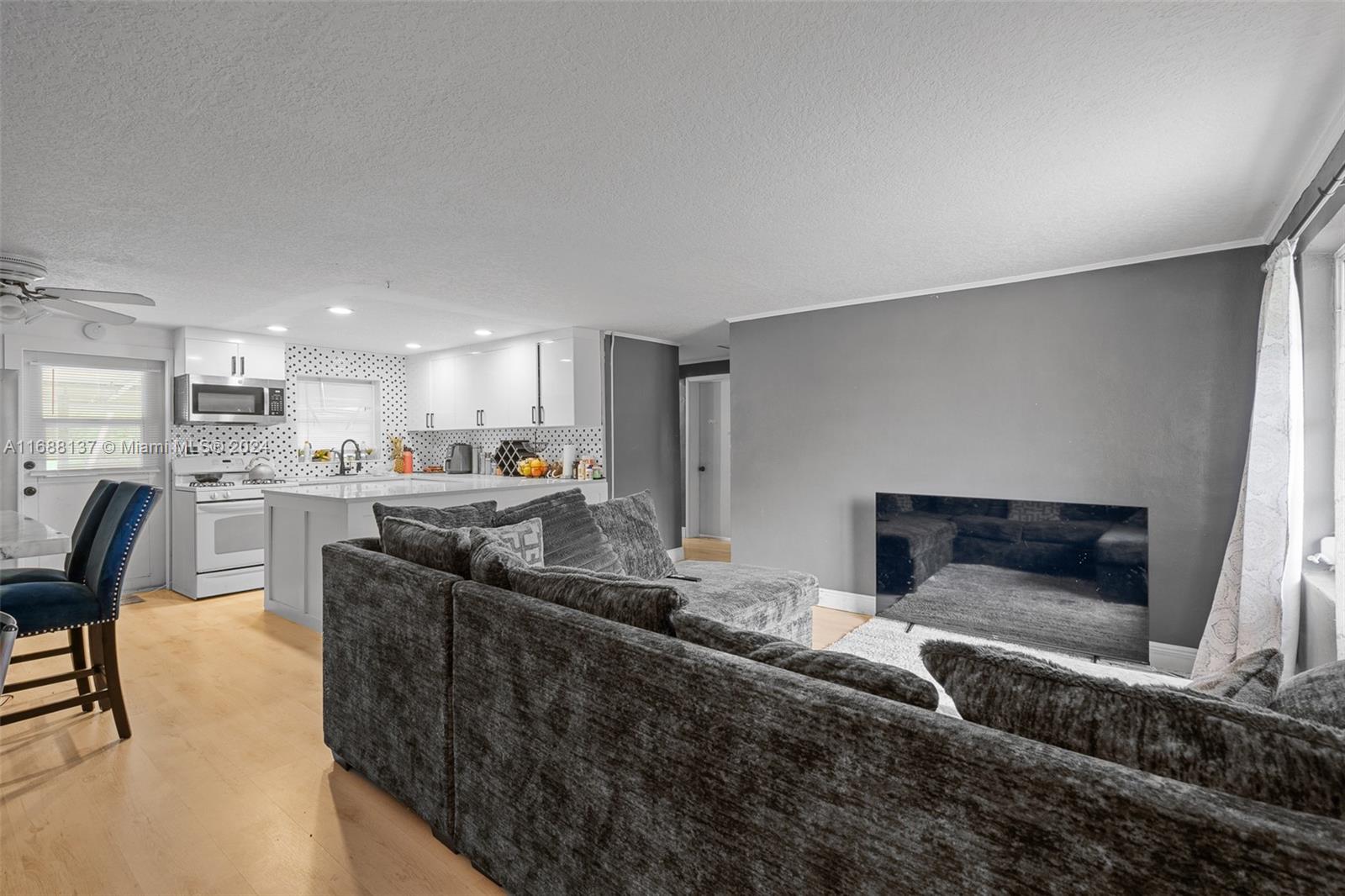 RIDGE GROVE - Residential