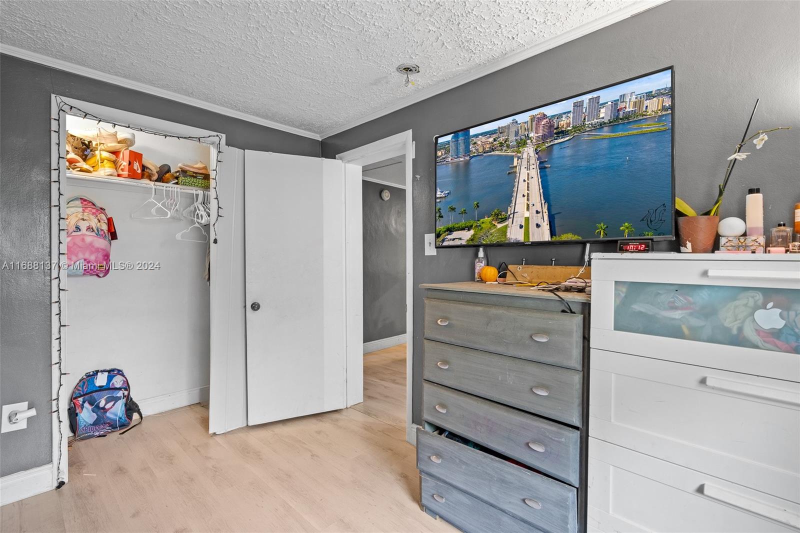 RIDGE GROVE - Residential