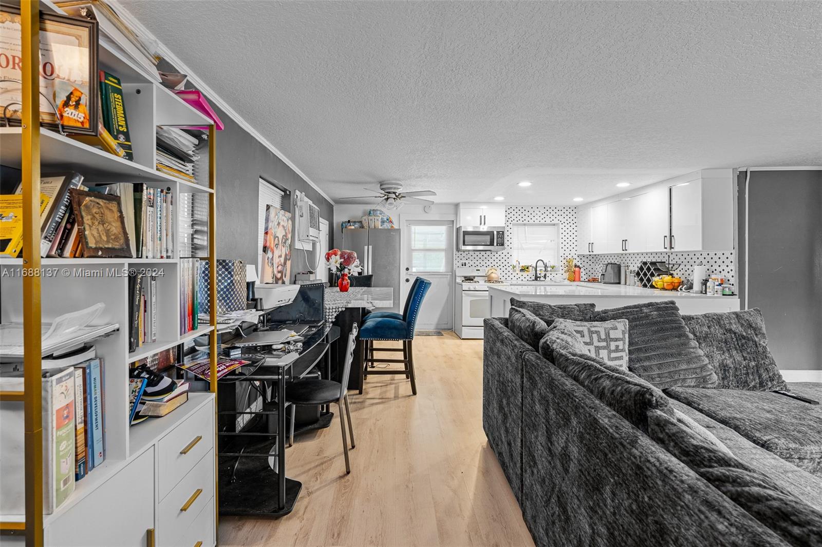 RIDGE GROVE - Residential