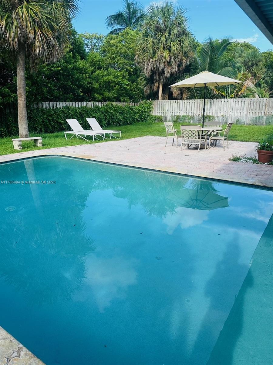 POMPANO WATERWAY ESTATES - Residential Lease