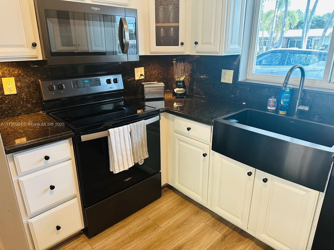 POMPANO WATERWAY ESTATES - Residential Lease