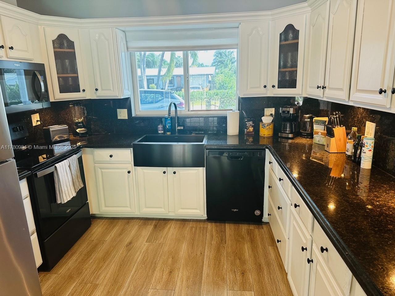 POMPANO WATERWAY ESTATES - Residential Lease