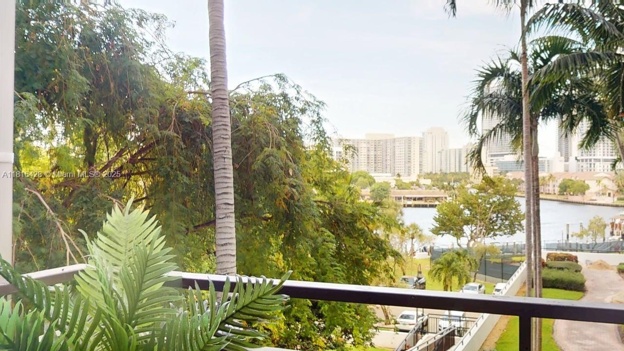 500 Three Islands Blvd 101