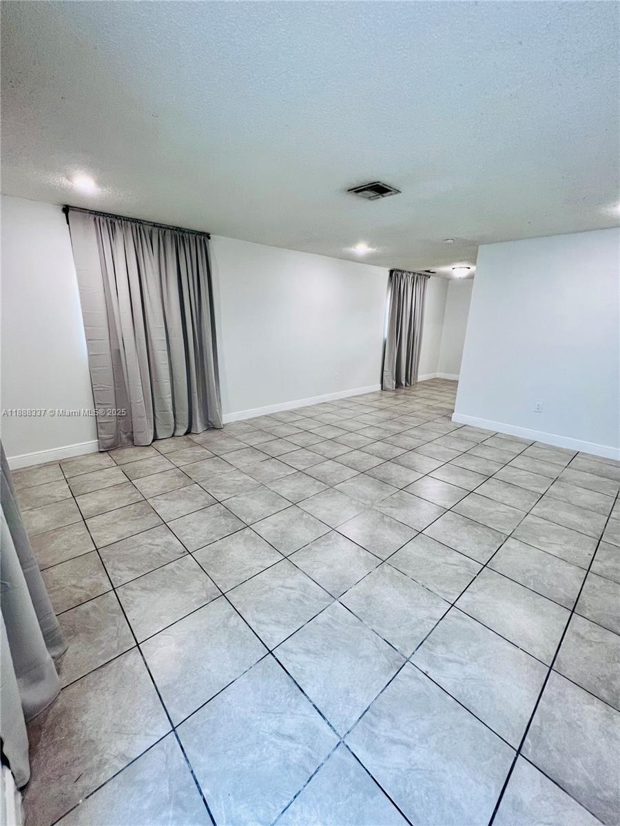 HOWITT SUB - Residential Income