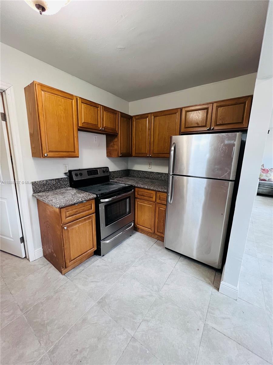 HOWITT SUB - Residential Income