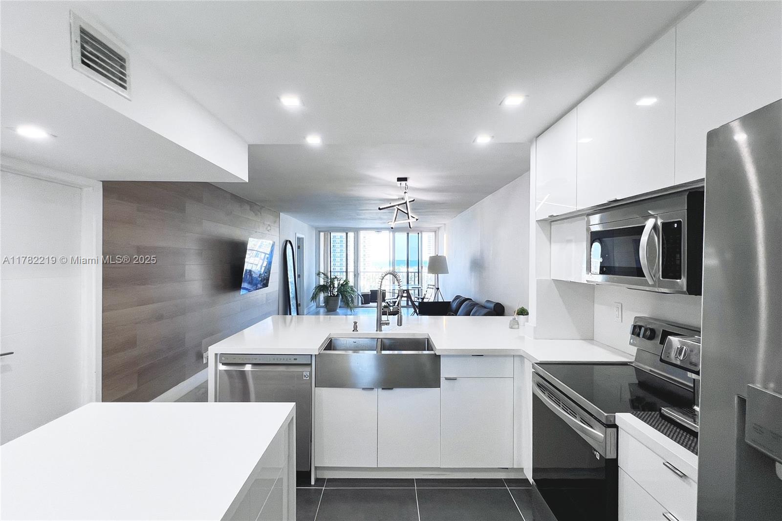 DORSEY ARMS CONDO - Residential