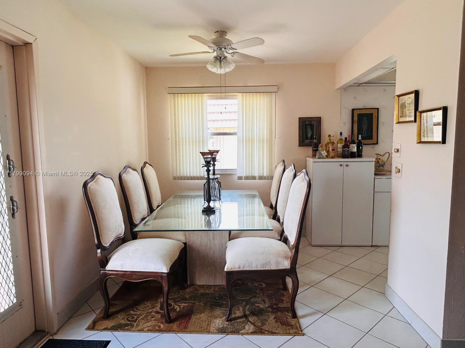 KINGS POINT SAXONY CONDOS - Residential