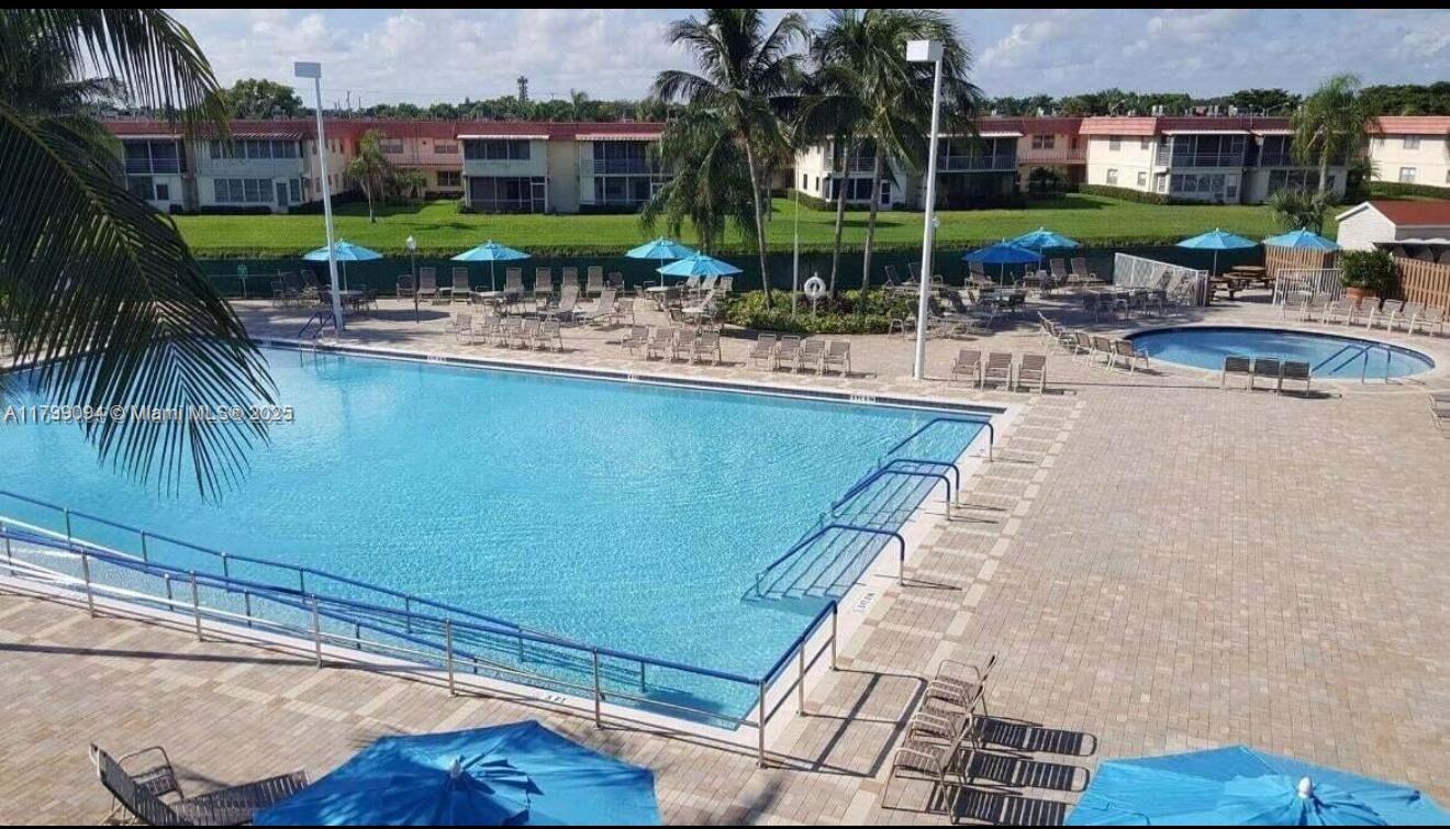 KINGS POINT SAXONY CONDOS - Residential