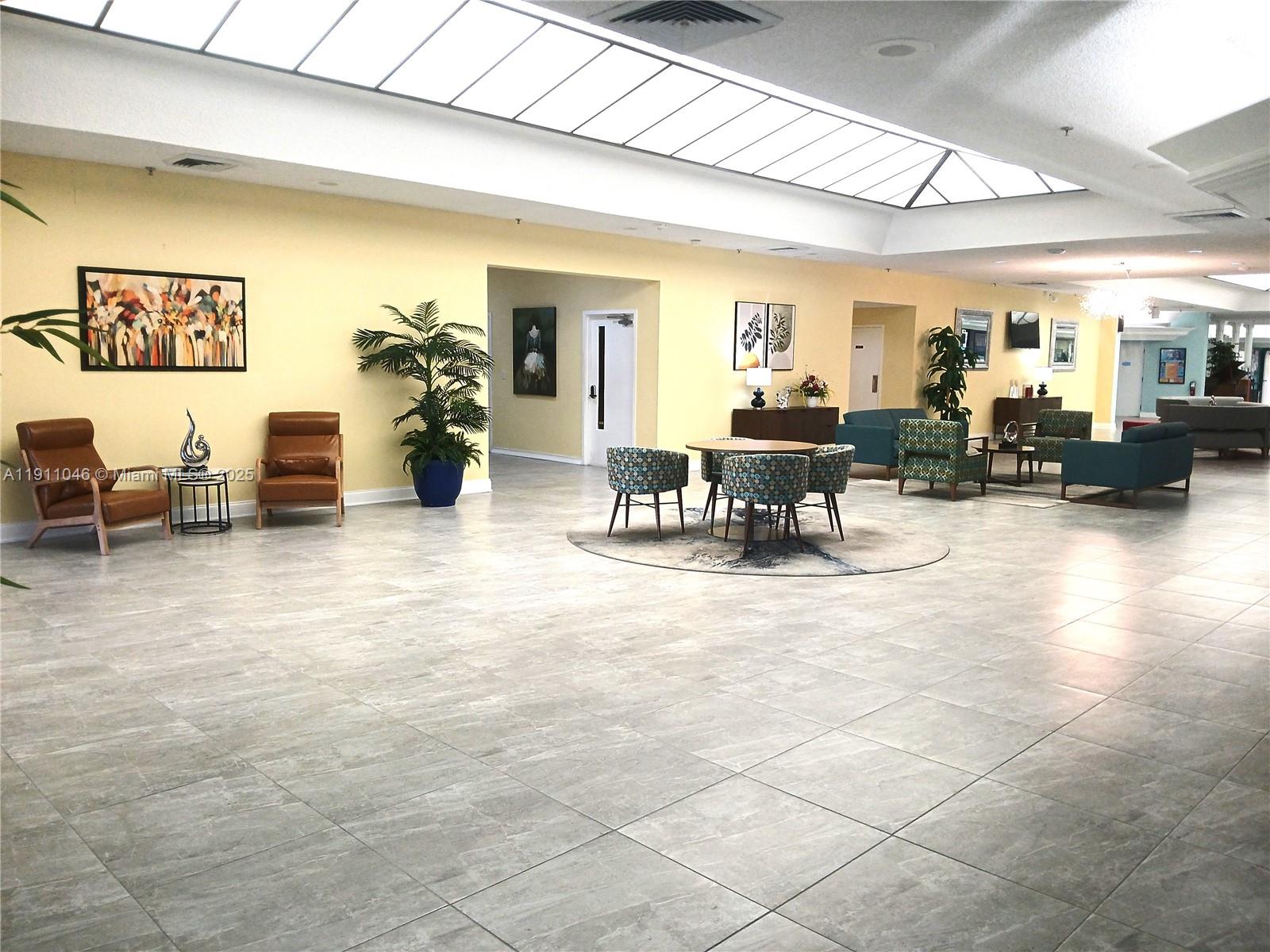 SUNRISE LAKES 219 CONDO - Residential