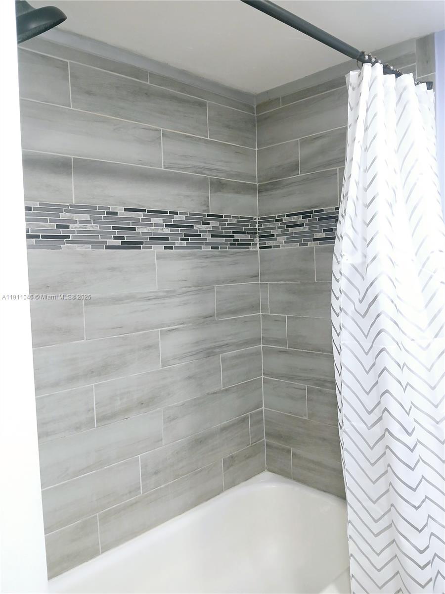 SUNRISE LAKES 219 CONDO - Residential