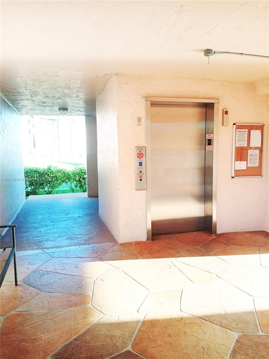 SUNRISE LAKES 219 CONDO - Residential