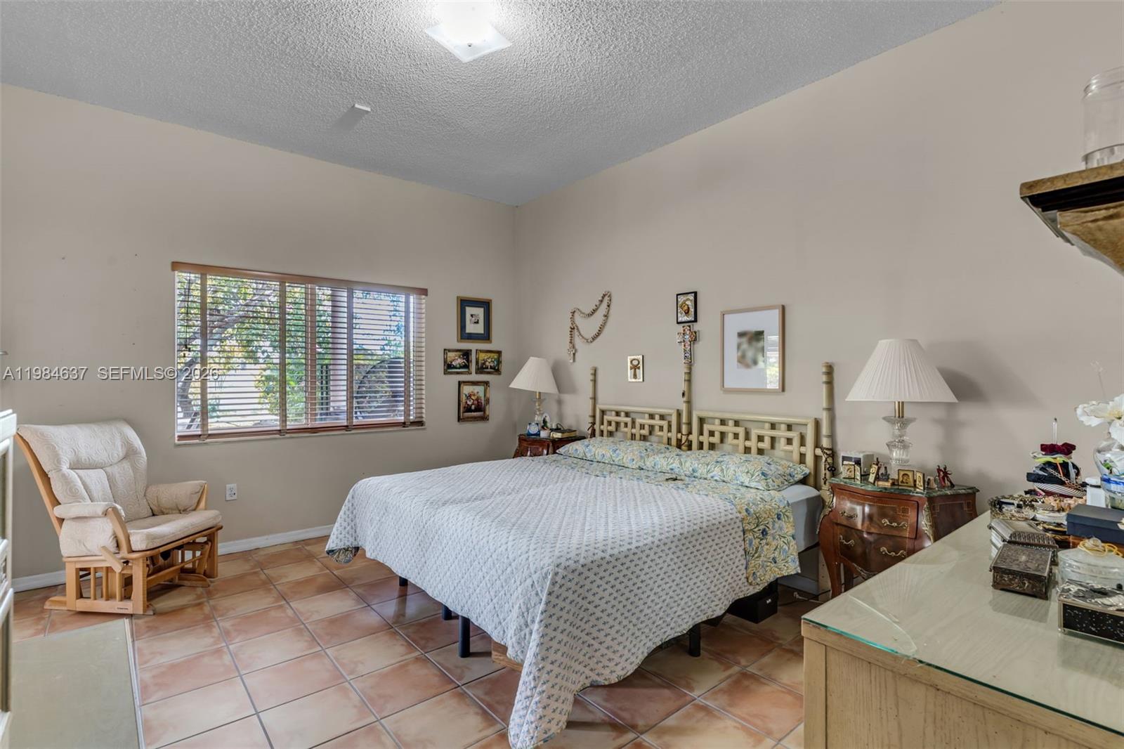 BIG FIVE HOMES - Residential