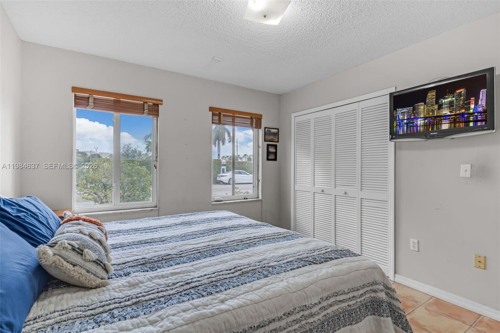 BIG FIVE HOMES - Residential