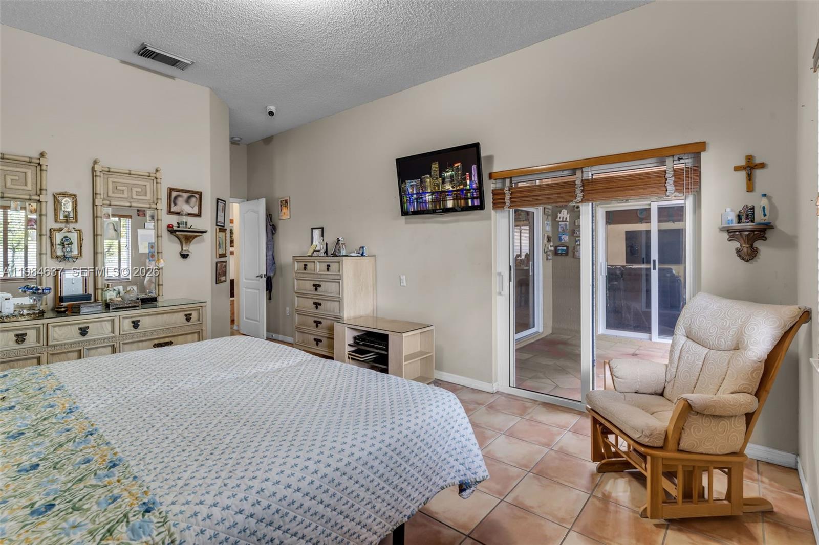 BIG FIVE HOMES - Residential