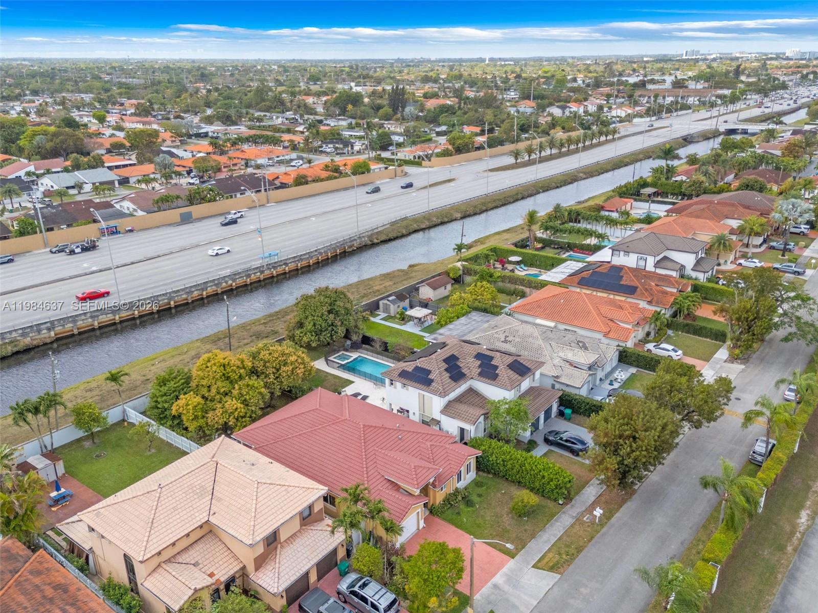 BIG FIVE HOMES - Residential