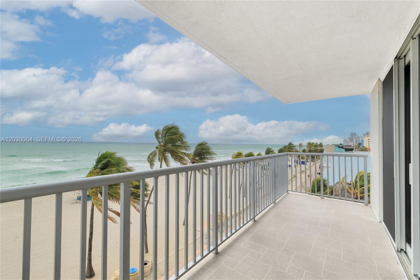 400 N Surf Rd 506