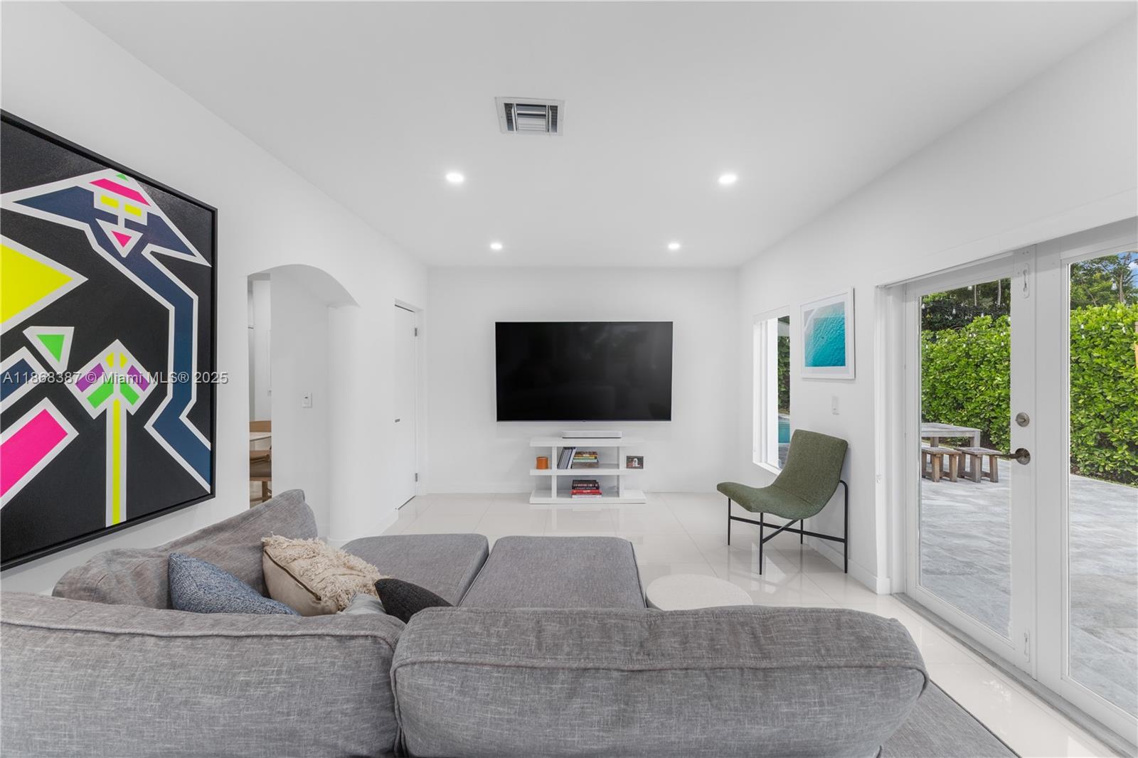 NORTH SHORE CREST - Residential Lease