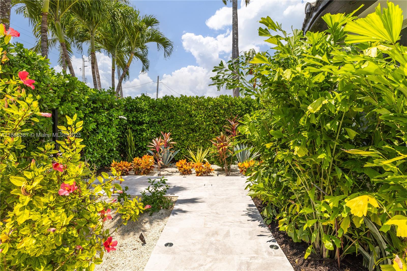 NORTH SHORE CREST - Residential Lease