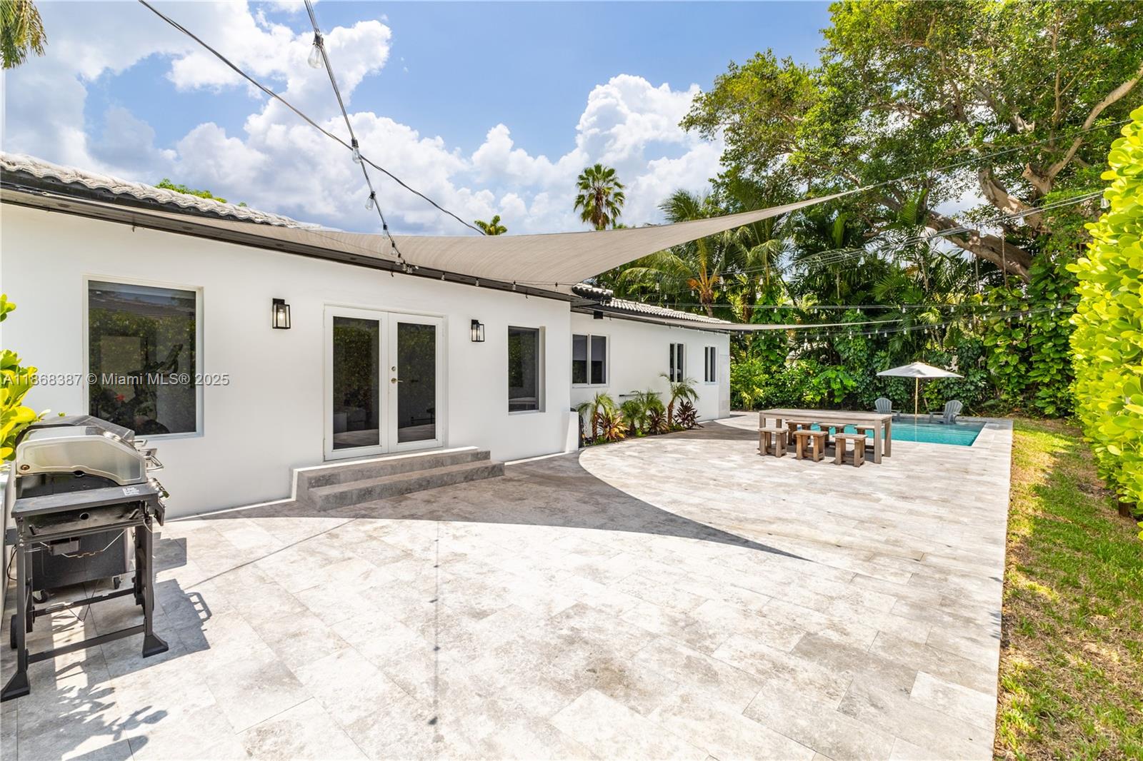 NORTH SHORE CREST - Residential Lease