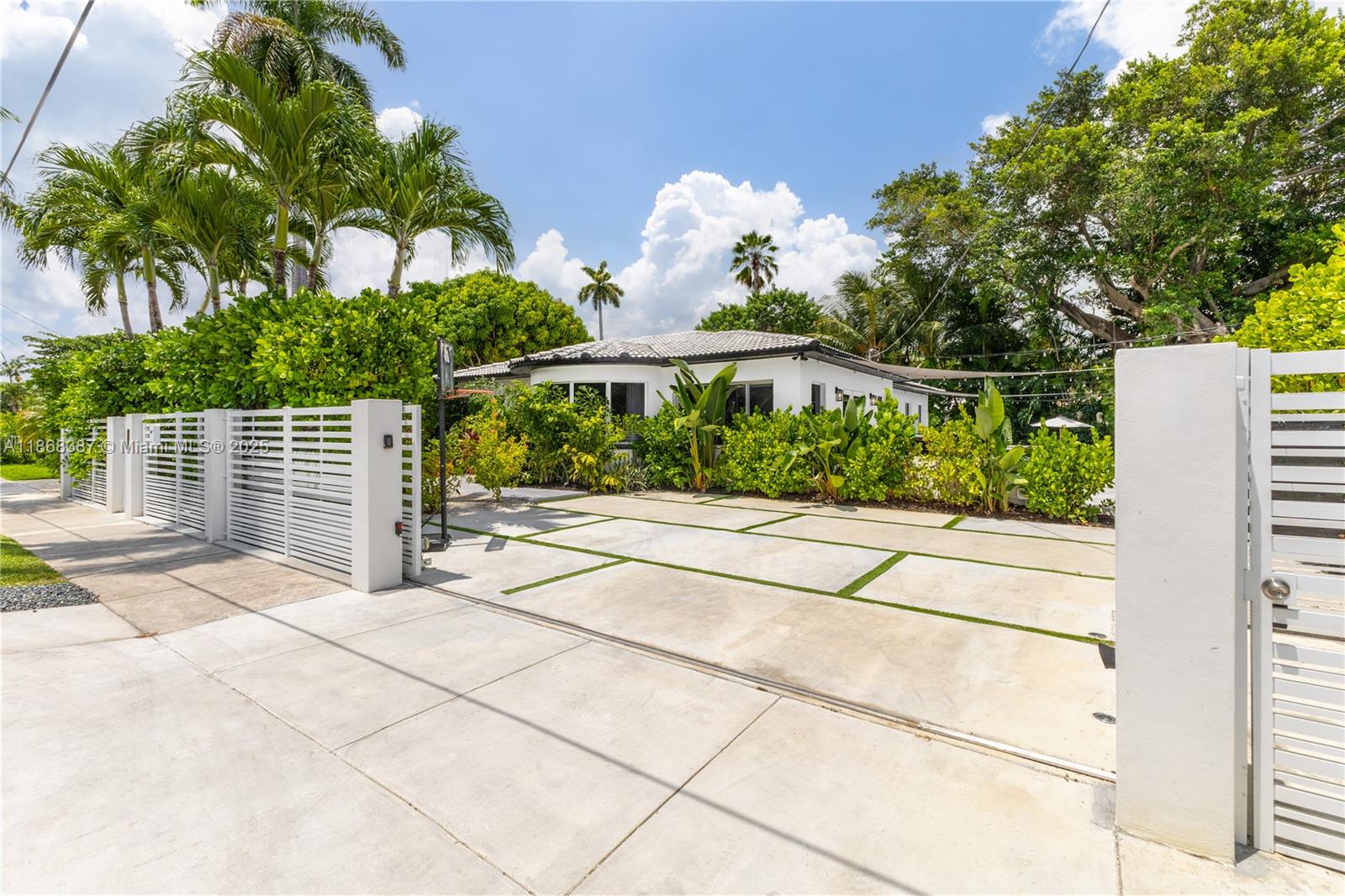 NORTH SHORE CREST - Residential Lease