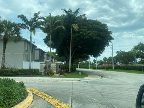 6006 Plum Pl Tamarac FL 33321