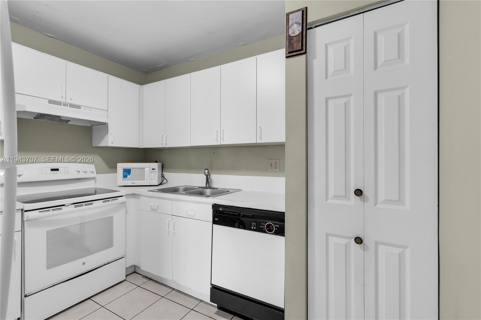 BELINDA GARDENS CONDO - Residential