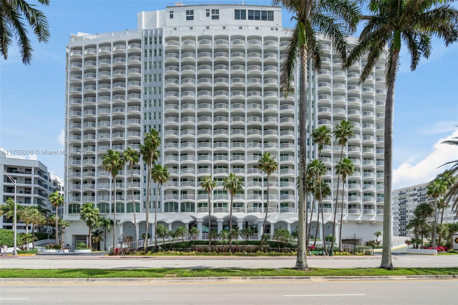Rental Property at 5401 Collins Ave 1114, Miami Beach, Miami-Dade County, Florida - Bedrooms: 1 
Bathrooms: 2  - $3,400 MO.