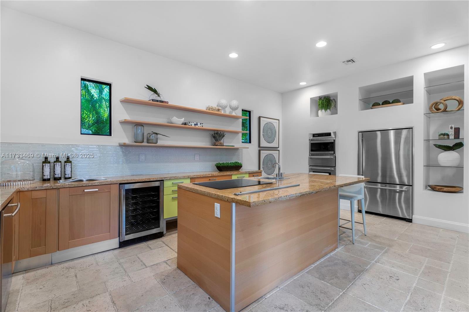 SUNSHINE VISTAS - Residential