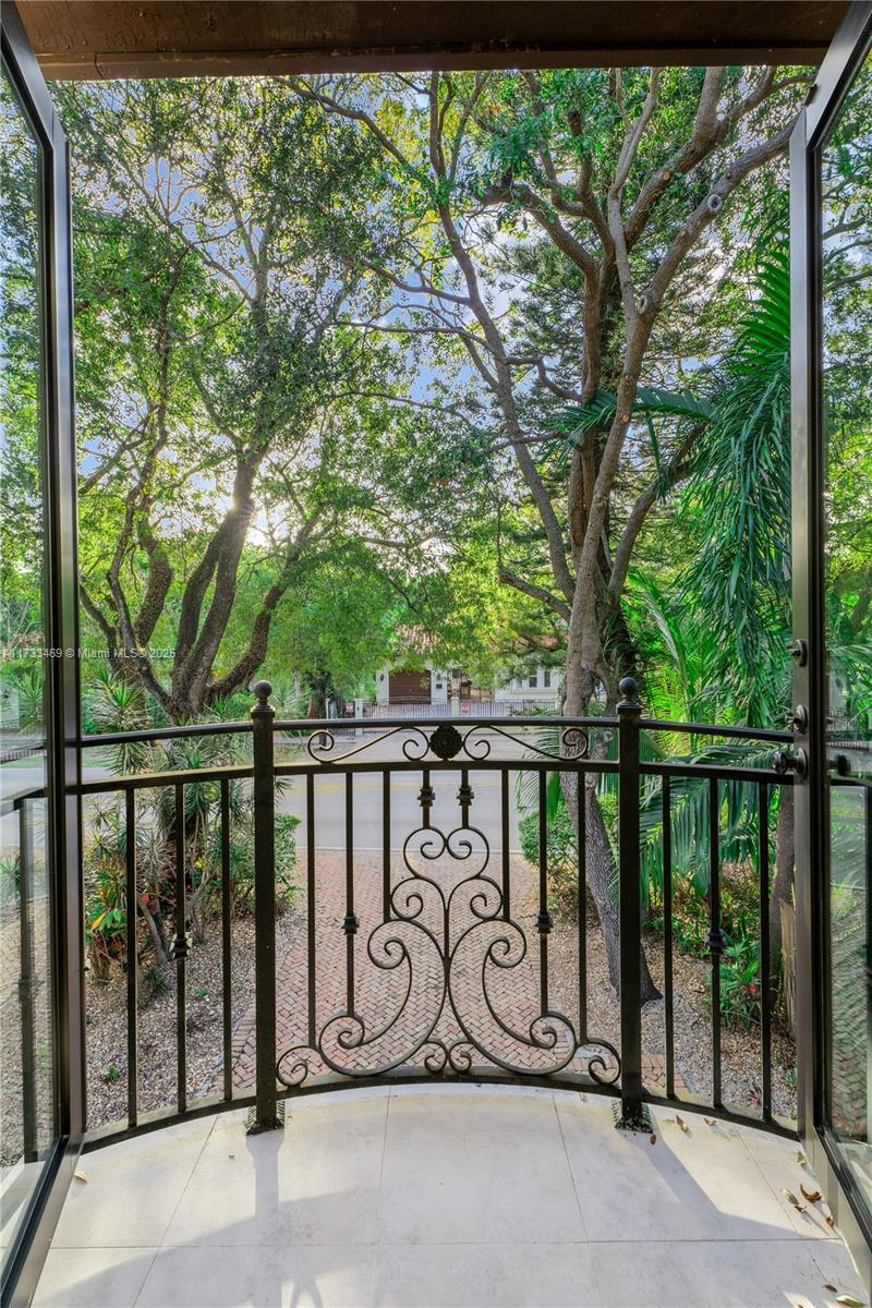 SUNSHINE VISTAS - Residential