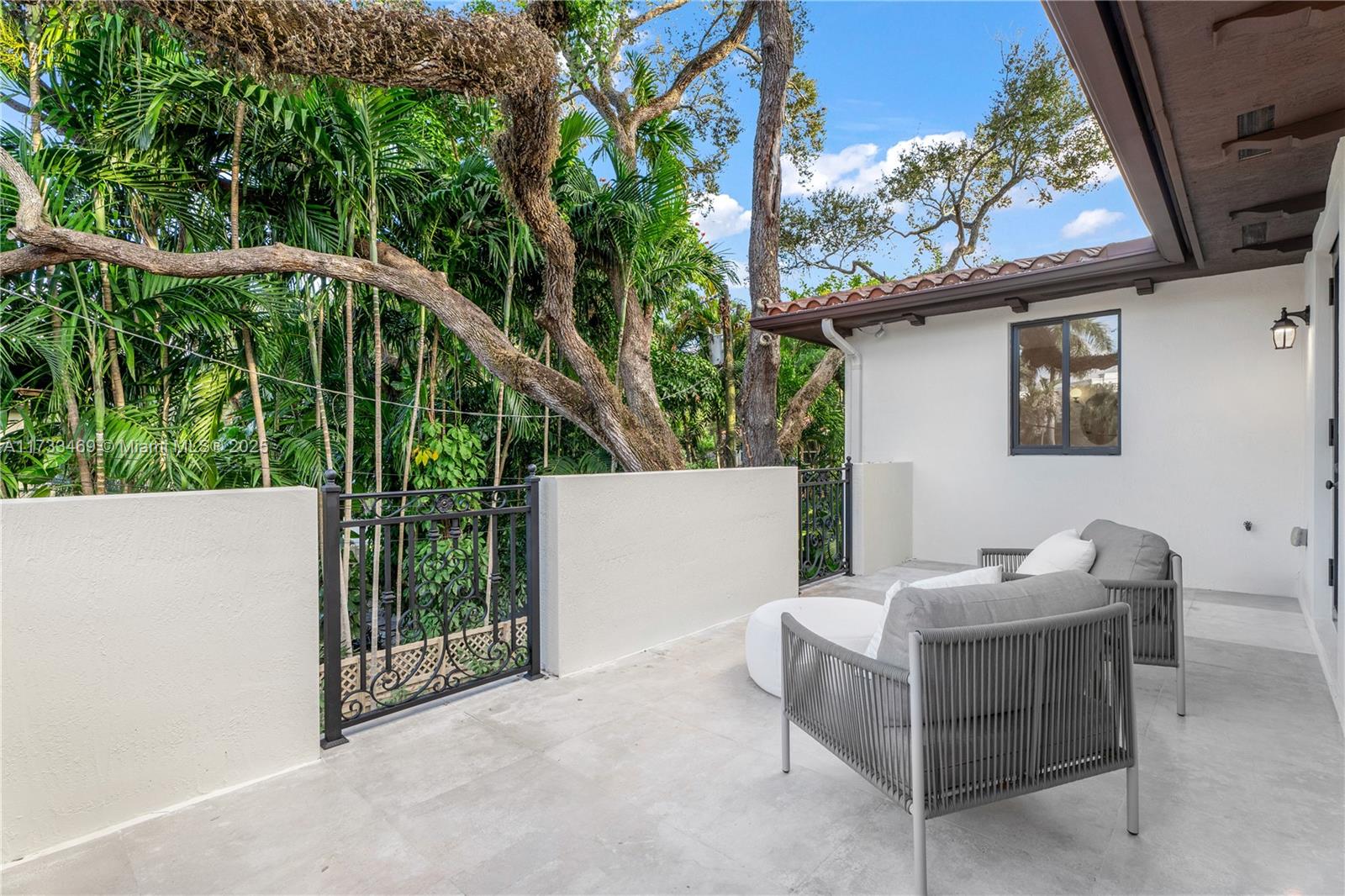 SUNSHINE VISTAS - Residential