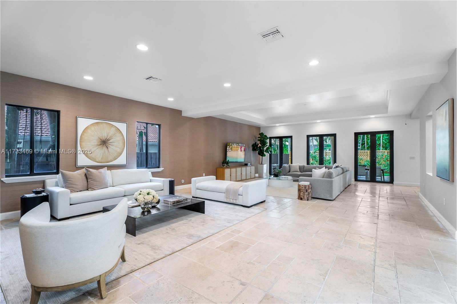 SUNSHINE VISTAS - Residential
