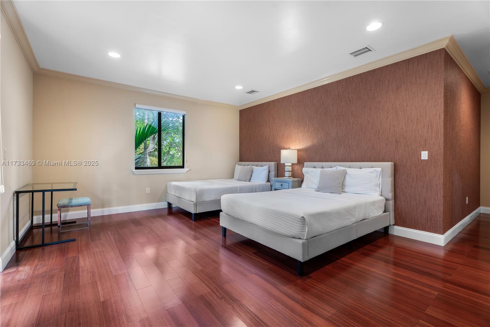 SUNSHINE VISTAS - Residential
