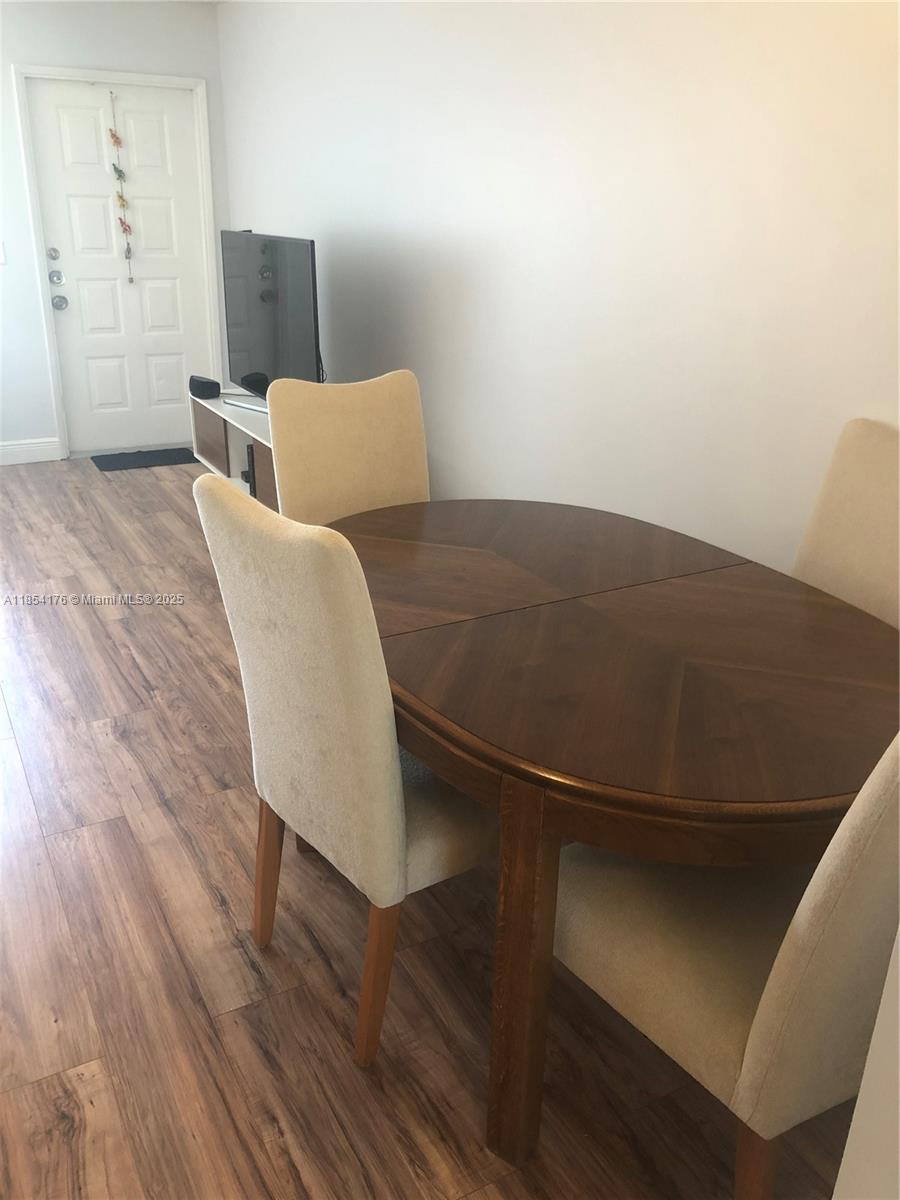 MEADOWS ON THE GREEN COND - Residential