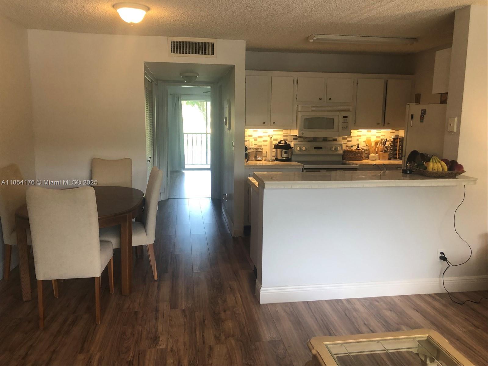 MEADOWS ON THE GREEN COND - Residential