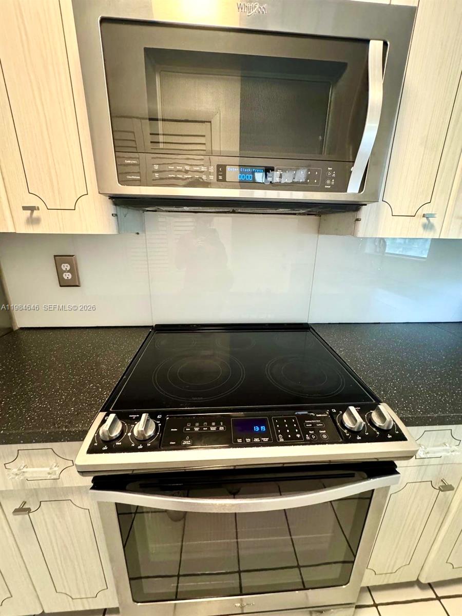 BOCA CAPRI CONDO APTS SLY - Residential