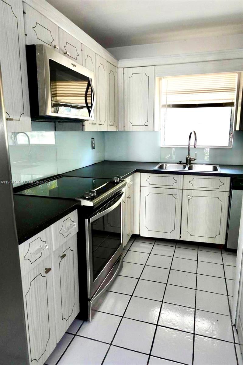 BOCA CAPRI CONDO APTS SLY - Residential