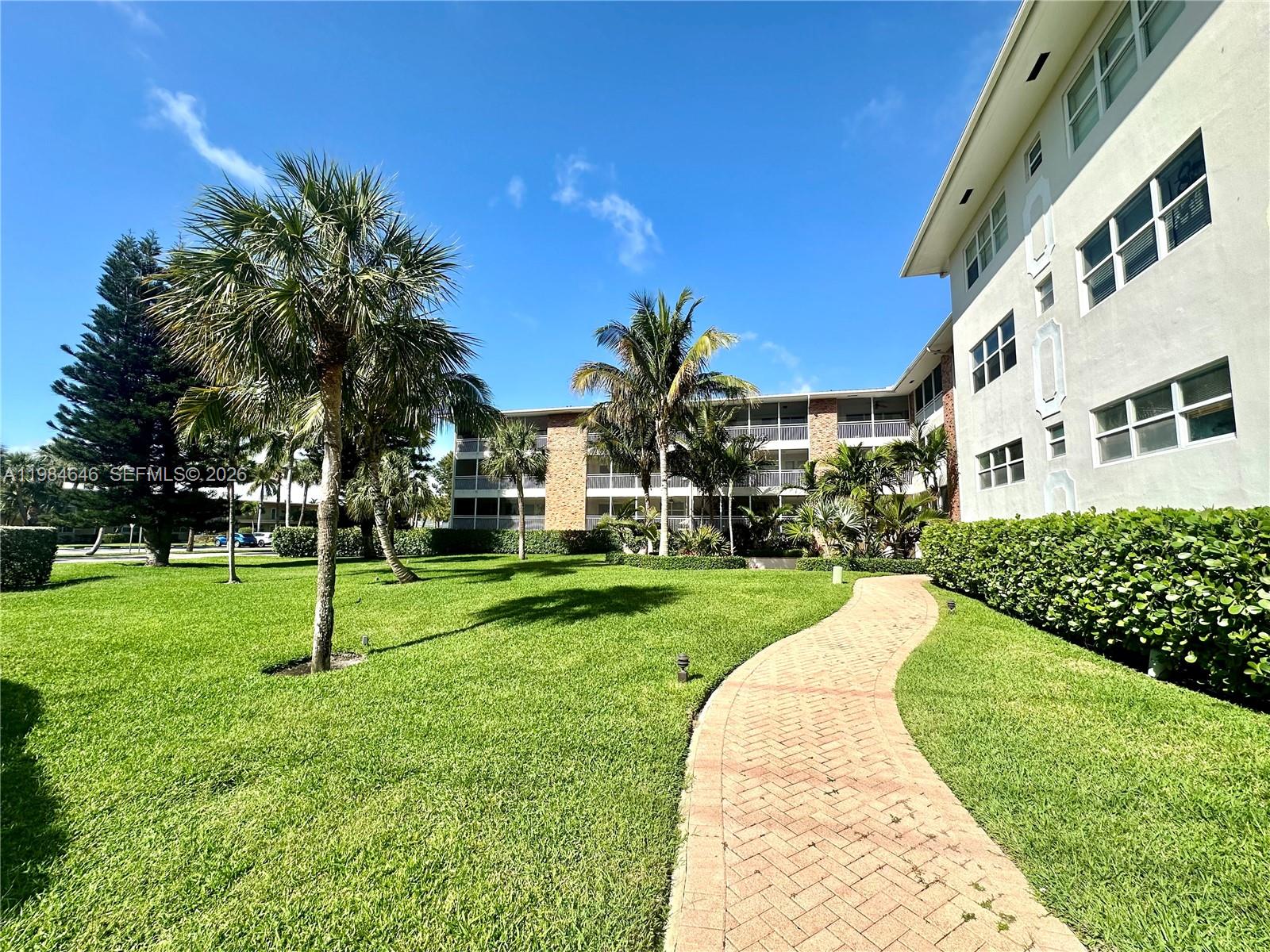 BOCA CAPRI CONDO APTS SLY - Residential