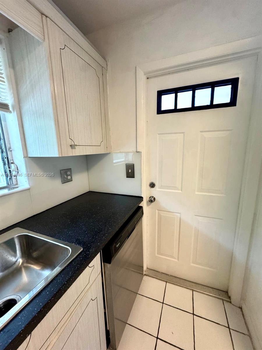 BOCA CAPRI CONDO APTS SLY - Residential