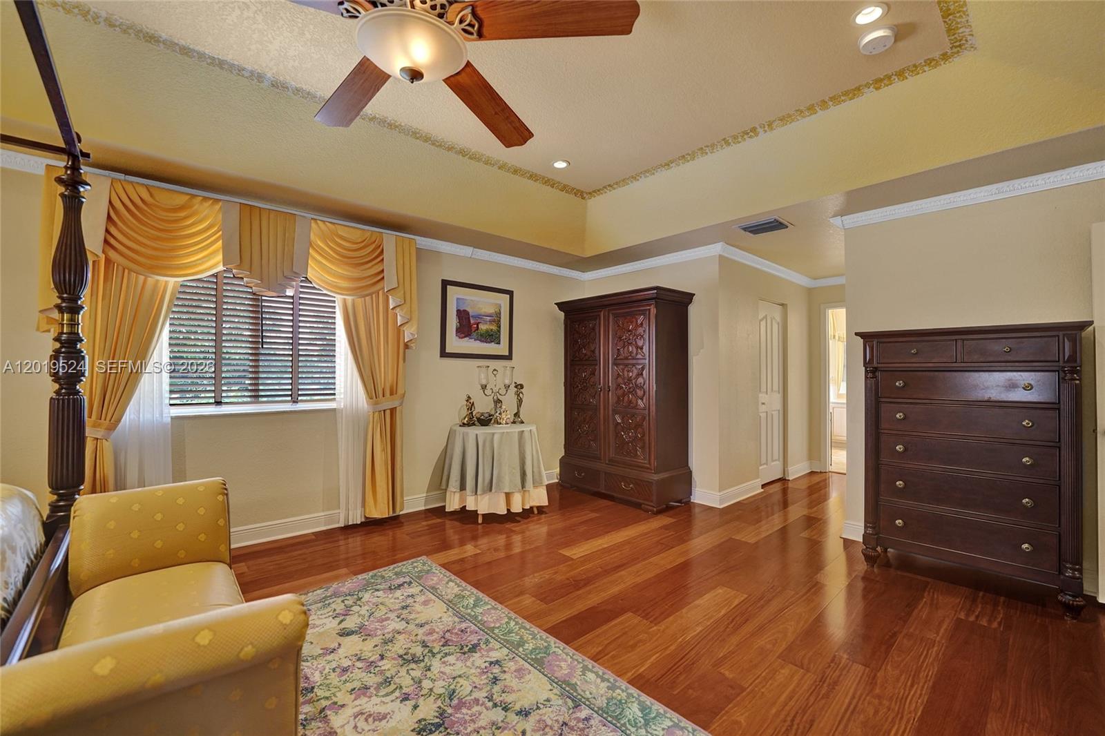 SILVER FALLS - Residential