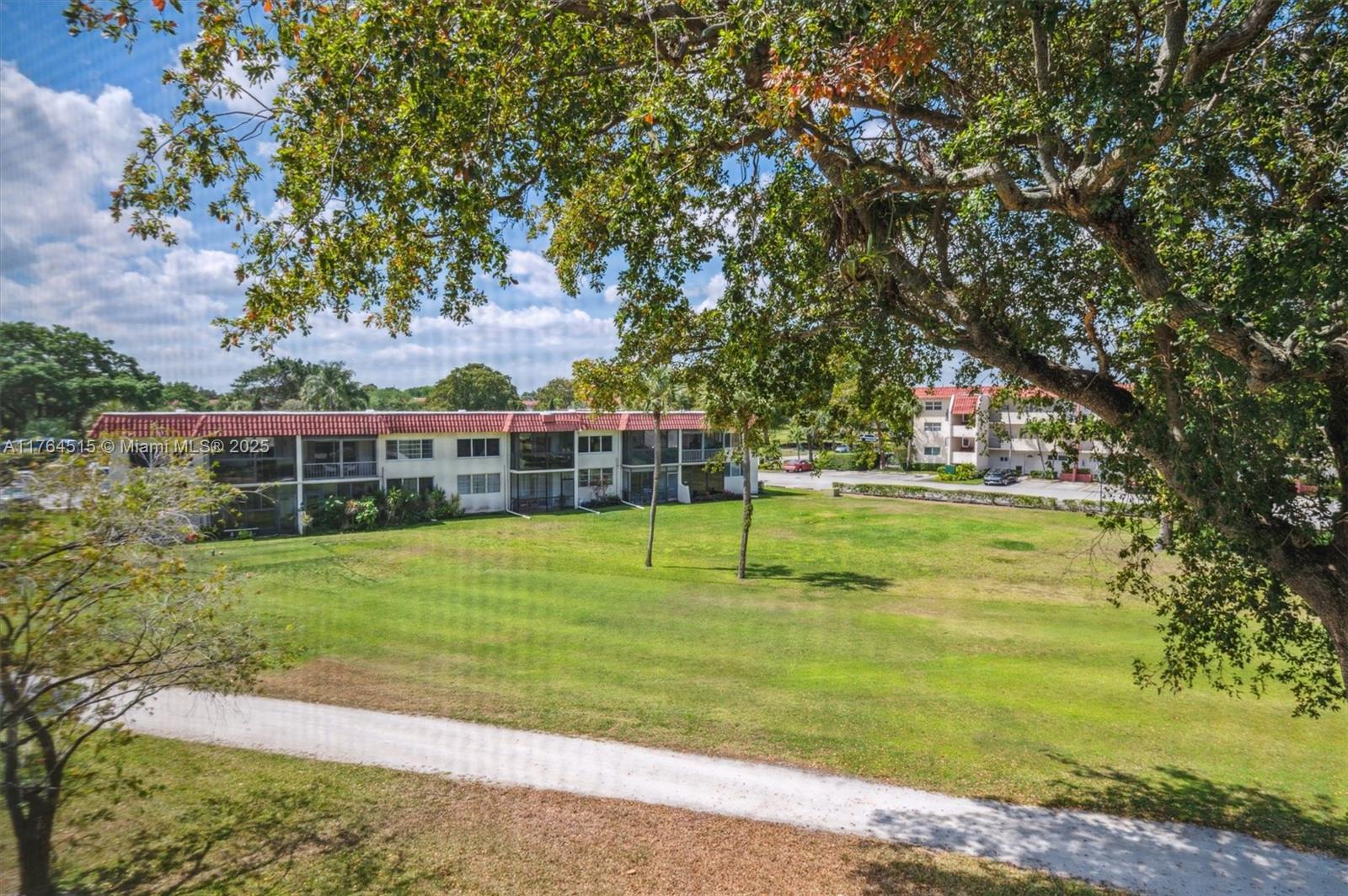 HOLLYBROOK GOLF - Residential