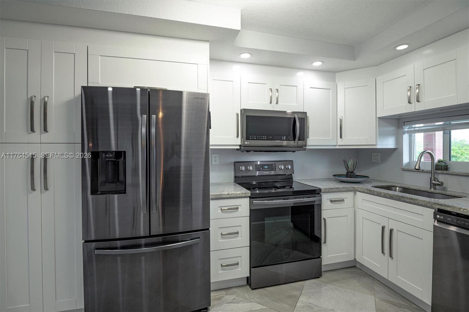 HOLLYBROOK GOLF - Residential