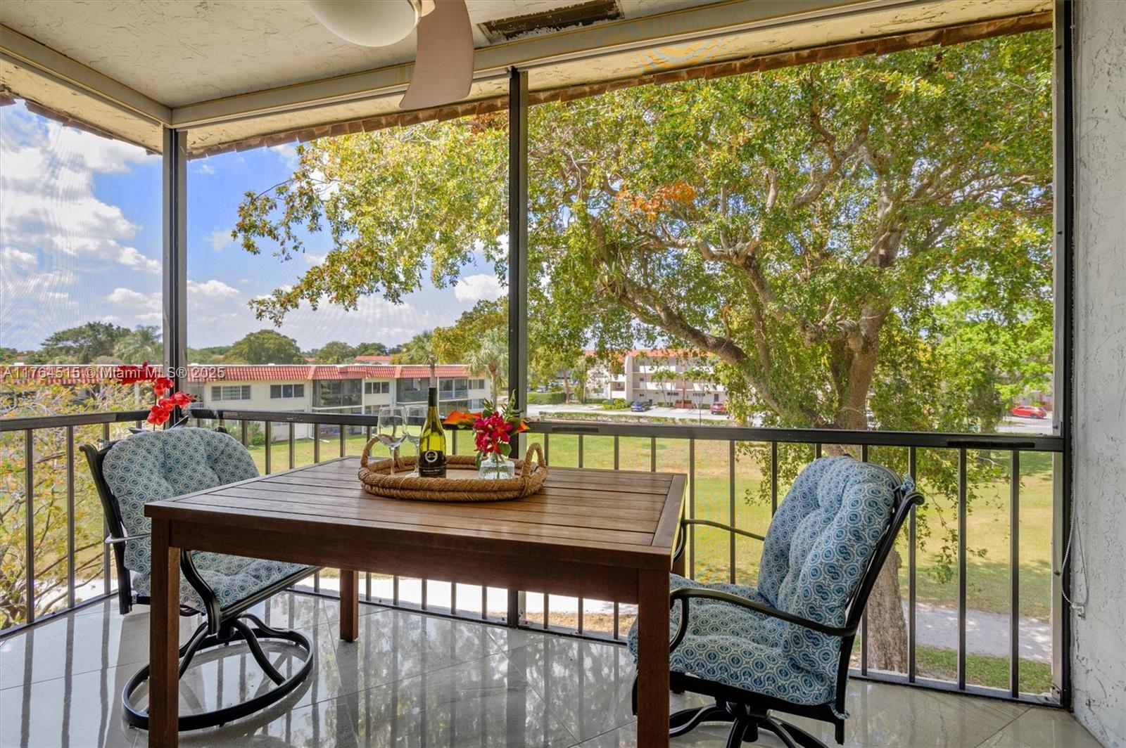 HOLLYBROOK GOLF - Residential