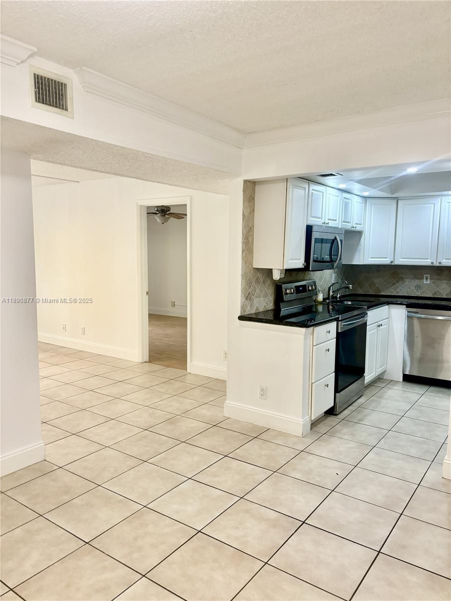 CASA DEL RIO CONDO - Residential Lease