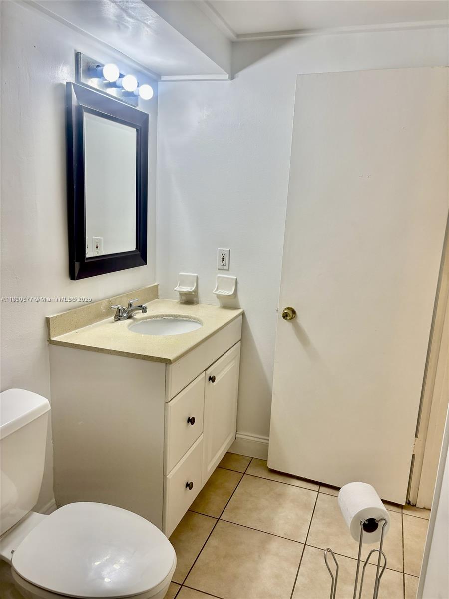CASA DEL RIO CONDO - Residential Lease
