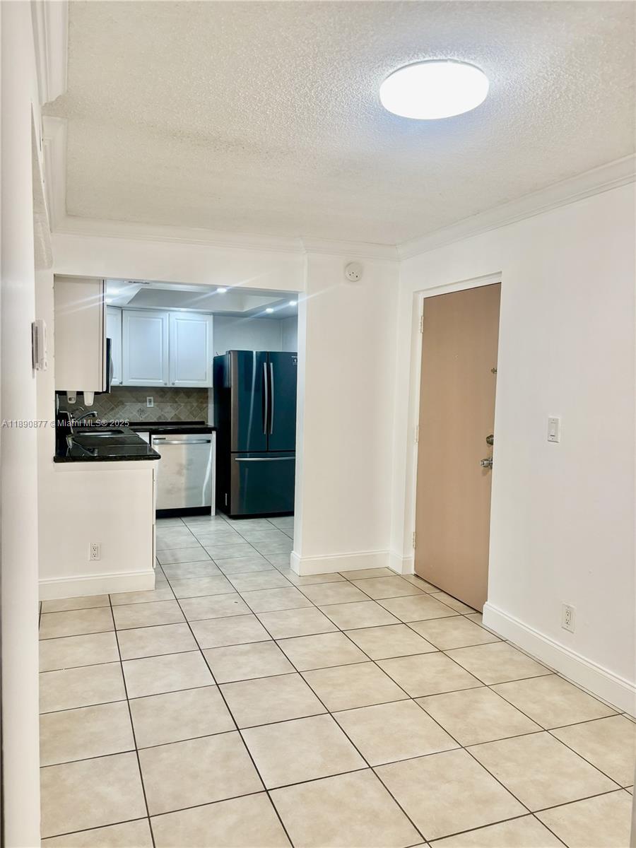 CASA DEL RIO CONDO - Residential Lease