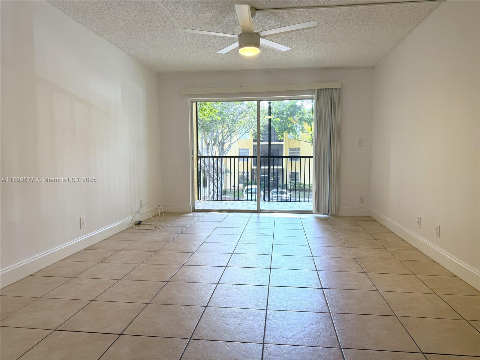 CASA DEL RIO CONDO - Residential Lease